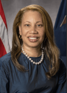 Hope Knight headshot